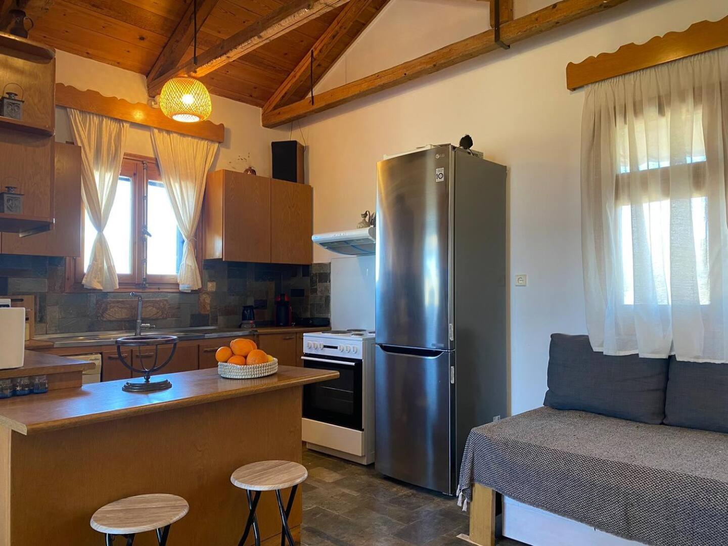 Nikita'S Apartment, With Seaview 칼라마키 외부 사진