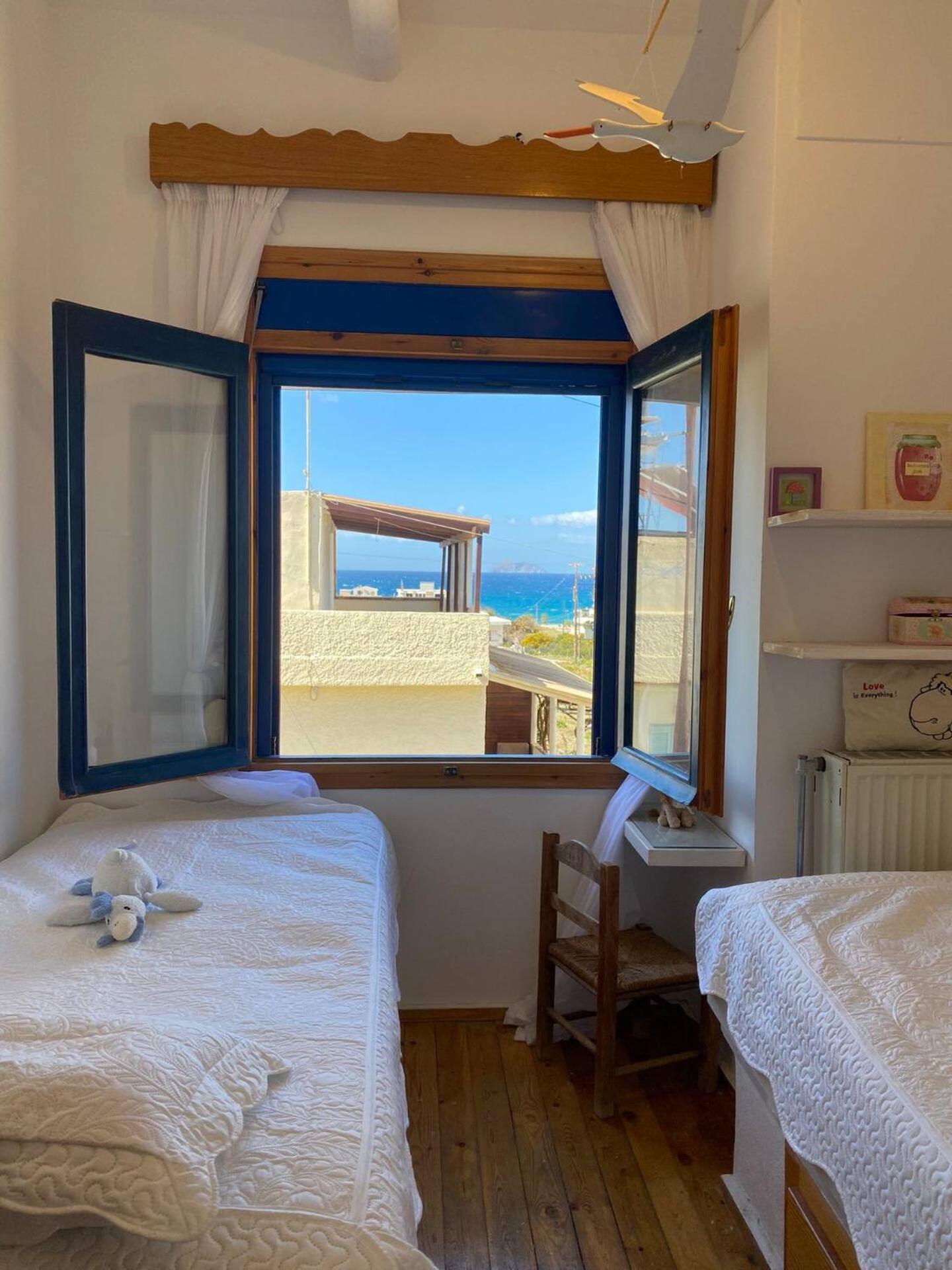 Nikita'S Apartment, With Seaview 칼라마키 외부 사진