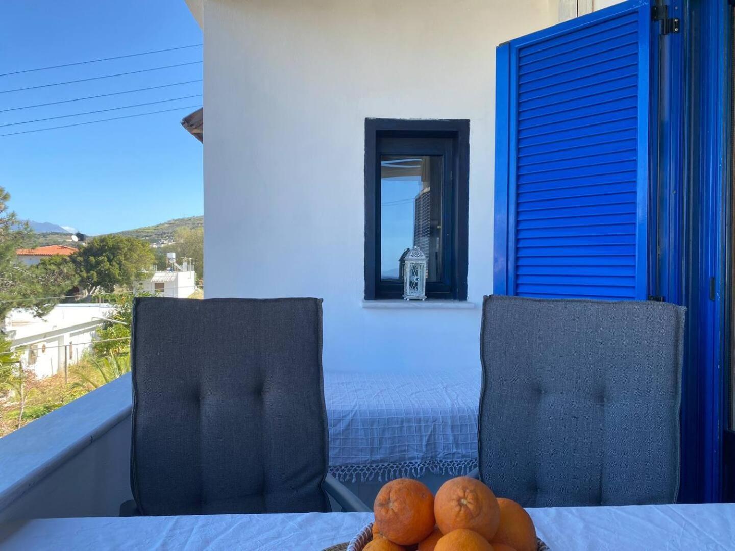 Nikita'S Apartment, With Seaview 칼라마키 외부 사진