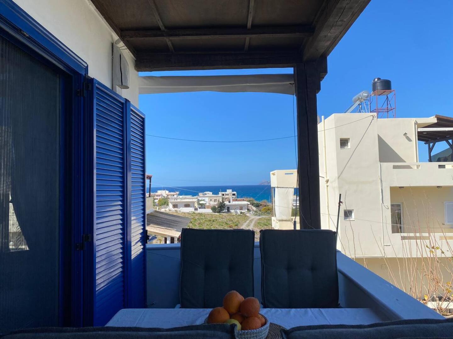 Nikita'S Apartment, With Seaview 칼라마키 외부 사진