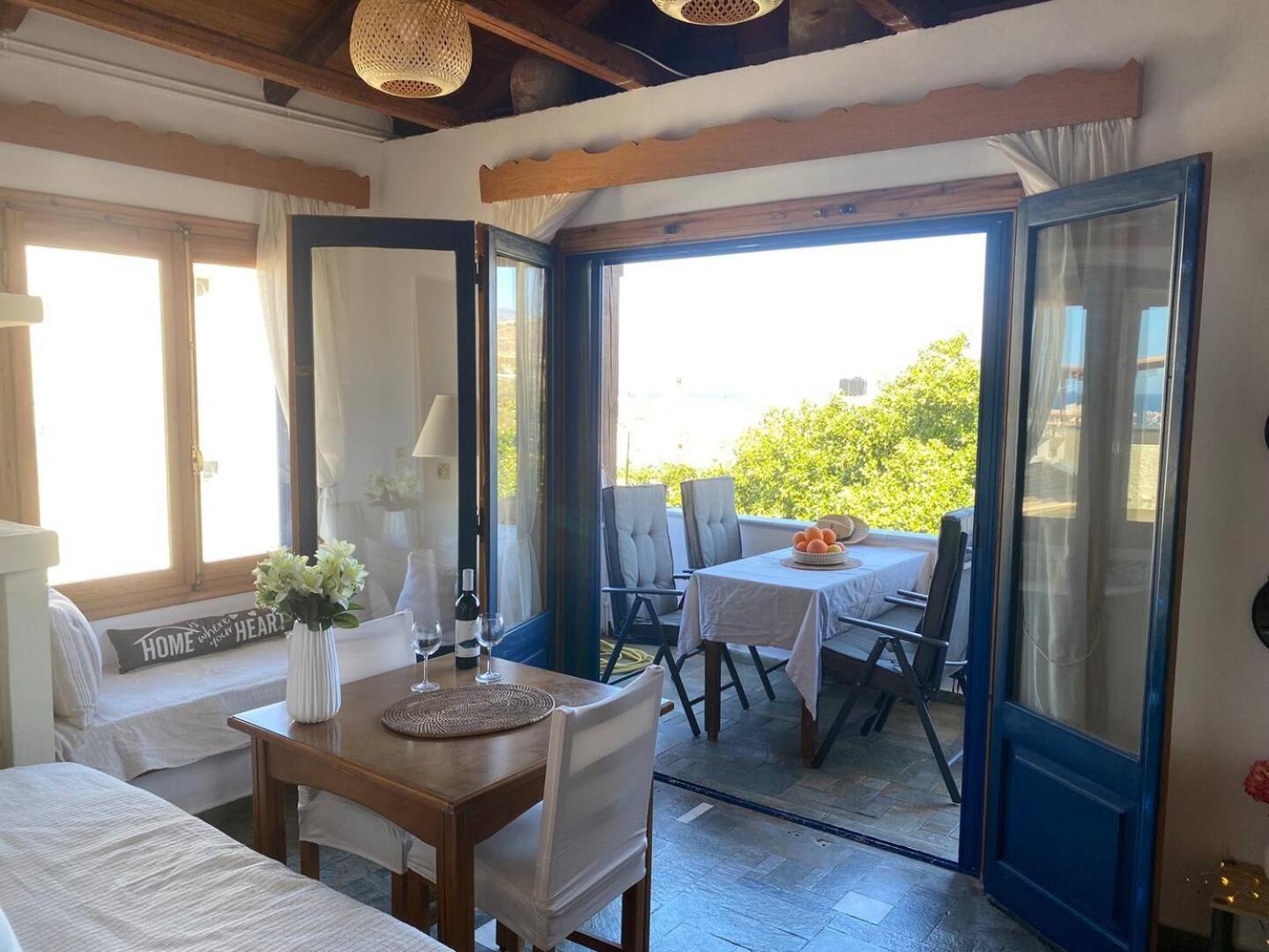 Nikita'S Apartment, With Seaview 칼라마키 외부 사진