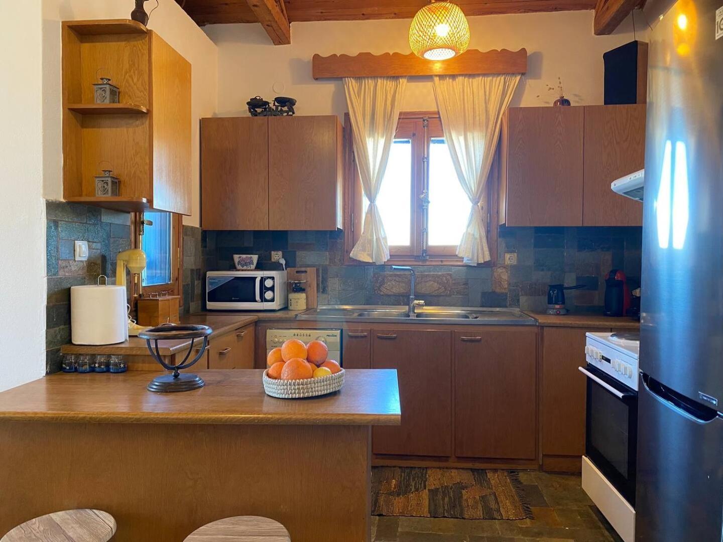 Nikita'S Apartment, With Seaview 칼라마키 외부 사진