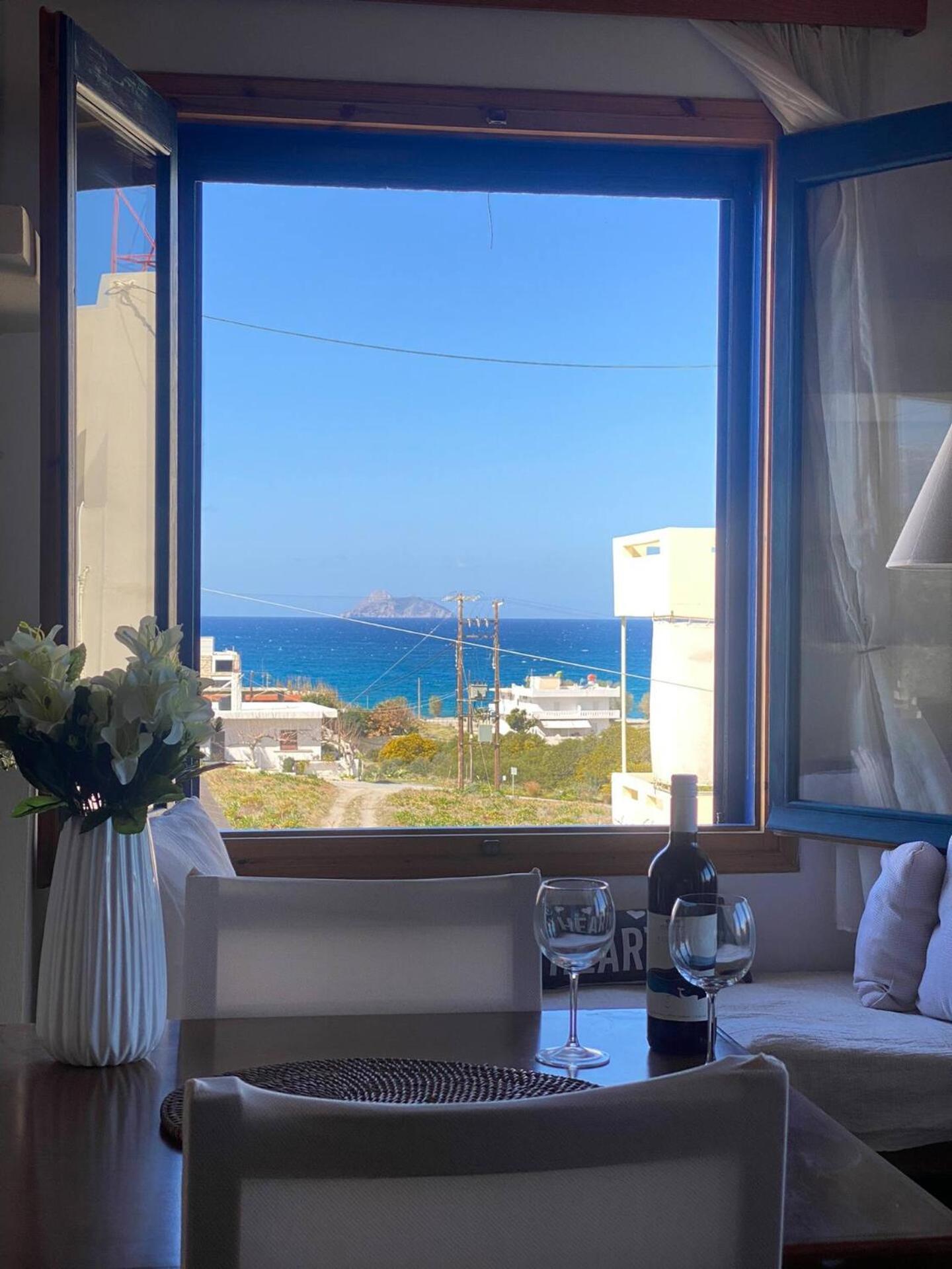 Nikita'S Apartment, With Seaview 칼라마키 외부 사진